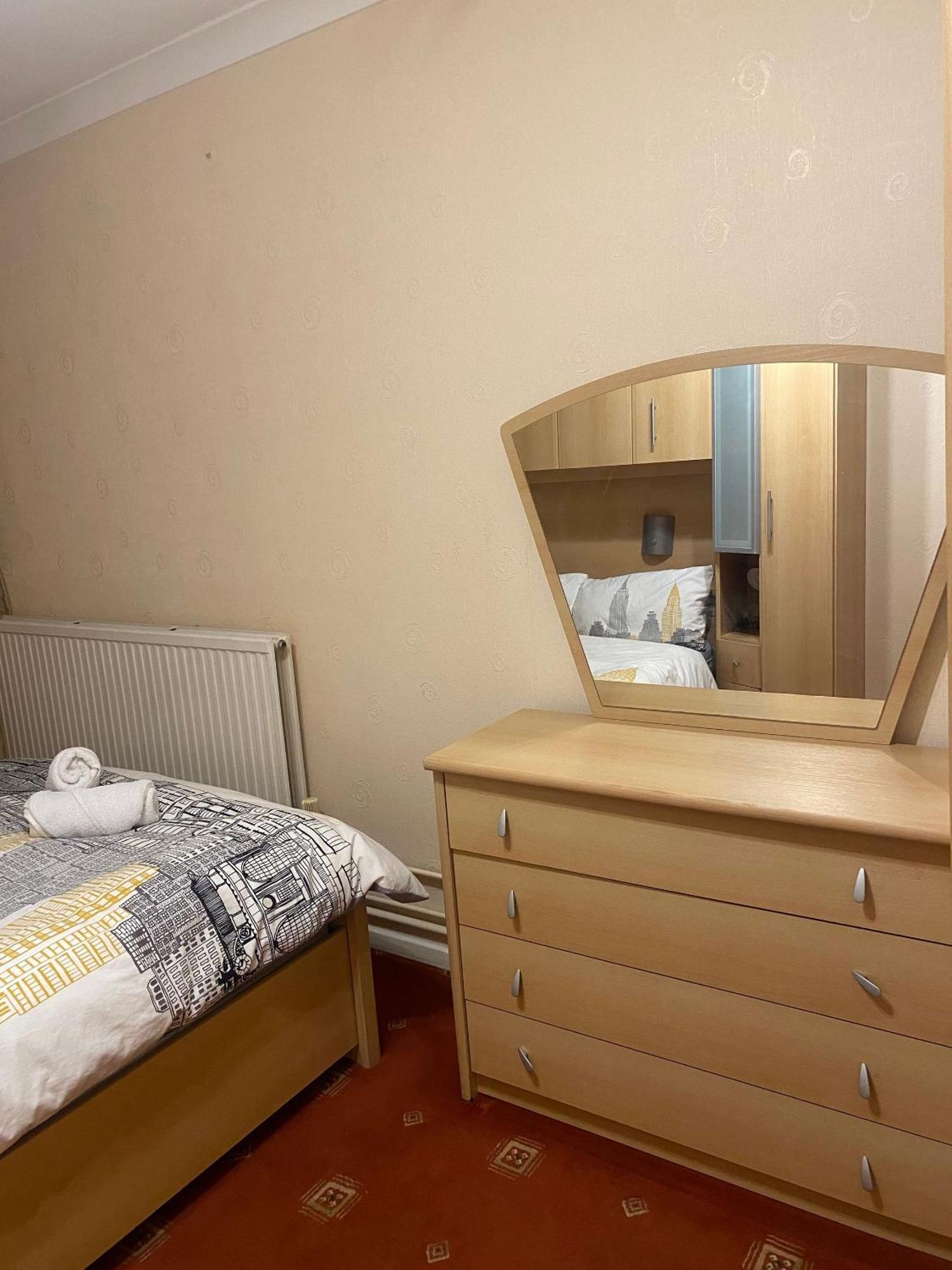Appartamento Charming 4-bedroom In East - Perfect Getaway Londra